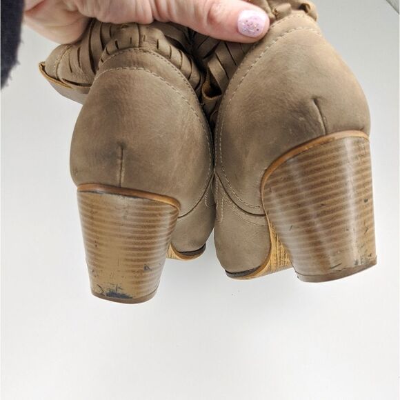 Bucco Tan Ankle Boots Size 8 - Picture 6 of 7